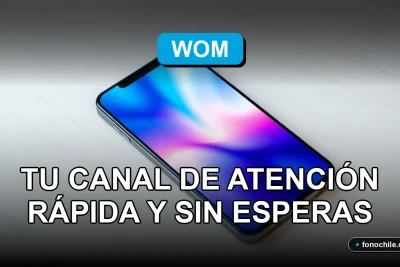 Un teléfono móvil moderno sobre un escritorio de madera clara, mostrando un gráfico abstracto de colores en su pantalla, representando un canal de atención al cliente rápido y eficiente.