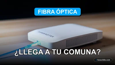 Un moderno router de fibra óptica con luces LED azules sobre un escritorio de madera, junto a un cable de fibra óptica brillante que emana un haz de luz azul.