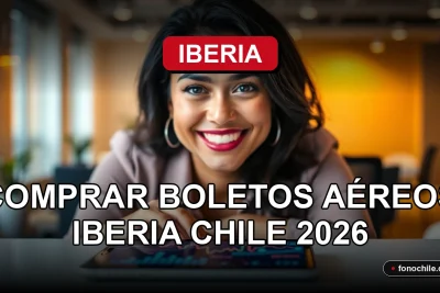 Una mujer hispana sonriendo en un entorno moderno, con un teléfono mostrando gráficos abstractos sobre la mesa.