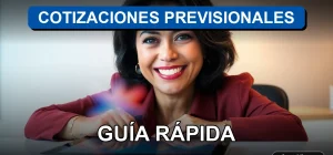 Una mujer latina sonríe amablemente mientras consulta información de pensiones en una tablet, con gráficos abstractos en la pantalla.