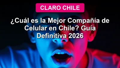 Hombre joven sorprendido mirando la pantalla de su celular Claro con la mejor oferta de internet 5G en Chile 2026