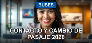 Mujer sonriente en agencia de buses revisando información de contacto y pasajes en pantalla con gráficos abstractos.