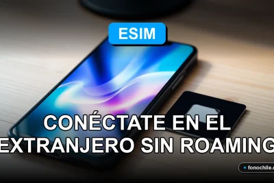 Una moderna tarjeta eSIM sobre una mesa de diseño, con gráficos abstractos de colores en la pantalla de un smartphone, representando la conectividad global para viajeros.