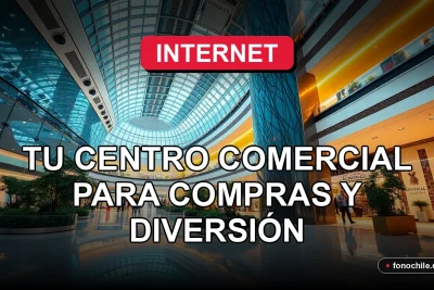 Vista aérea moderna del centro comercial Mall Plaza 2026 con techos de vidrio y luces cálidas.