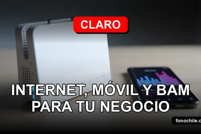 Moderno router empresarial Claro y smartphone mostrando gráficos abstractos, sobre mesa de oficina minimalista.
