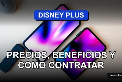 Un teléfono inteligente mostrando una interfaz de suscripción a Disney Plus en Chile, con gráficos de colores abstractos en la pantalla.