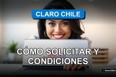 Una persona revisando las condiciones de un préstamo de telefonía móvil en su computadora portátil.