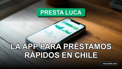 Una aplicación de préstamos rápidos en Chile muestra su interfaz en un teléfono inteligente moderno sobre una mesa de madera.