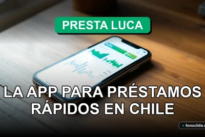 Una aplicación de préstamos rápidos en Chile muestra su interfaz en un teléfono inteligente moderno sobre una mesa de madera.