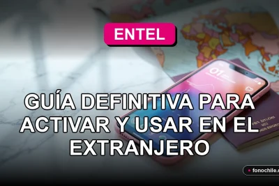 Un teléfono inteligente moderno con funda de color rosa Entel, reposando sobre una mesa de mármol claro junto a un pasaporte abierto y un mapa mundial desplegado.