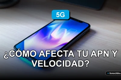 Un primer plano de un teléfono inteligente moderno sobre una mesa de madera, mostrando gráficos de datos abstractos y coloridos en su pantalla, simbolizando la alta velocidad de la red 5G.