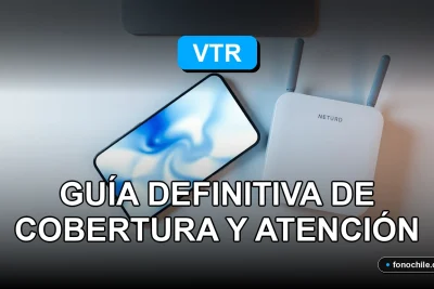 VTR Santiago 2026 - Guía de cobertura y atención al cliente - Smartphone mostrando mapas de red abstractos sobre un escritorio moderno.