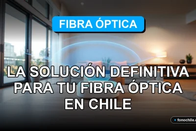 WiFi Mesh moderno en una casa inteligente en Chile, mostrando cobertura total y conexión de fibra óptica.
