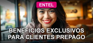Mujer sonriente disfrutando de los beneficios exclusivos del Club Fidelización Entel Prepago en su teléfono.