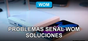 Soluciones para problemas de señal de internet WOM en Chile, gráficos abstractos en pantalla de laptop.