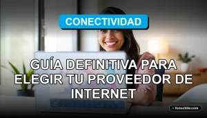 Una mujer latina sonriendo mientras trabaja desde casa con un laptop en un escritorio moderno, pantalla muestra gráficos abstractos de colores, concepto de teletrabajo y proveedor de internet en Chile 2026.
