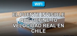 Un router WiFi moderno sobre un escritorio de madera en una casa en Chile, mostrando gráficos abstractos de colores en su pantalla, representando la velocidad de internet.
